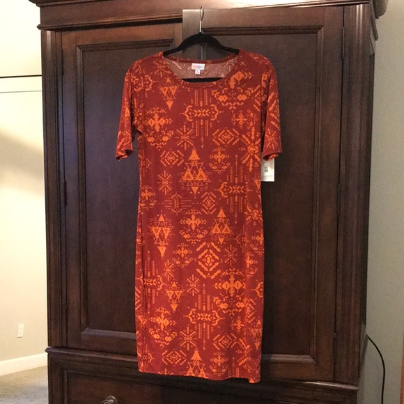 LuLaRoe Julia - Picture 1 of 3